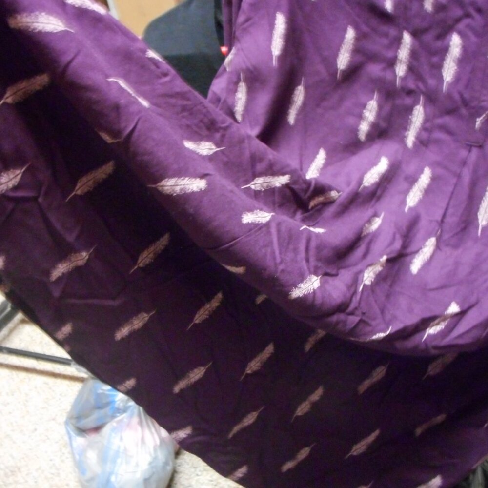 SONOMA - women's top, slight V neck, drawstring on neckline, purple feather fabr - Picture 11 of 12